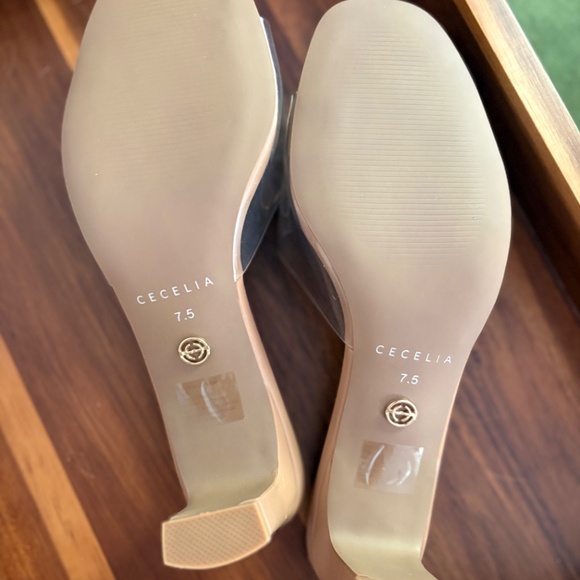 Cecelia New York Park Ave Jewel Tea Heels - Picture 2 of 5